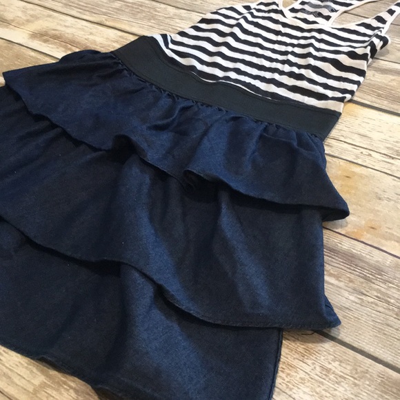 Miley Cyrus Max Azria dress - Picture 4 of 5